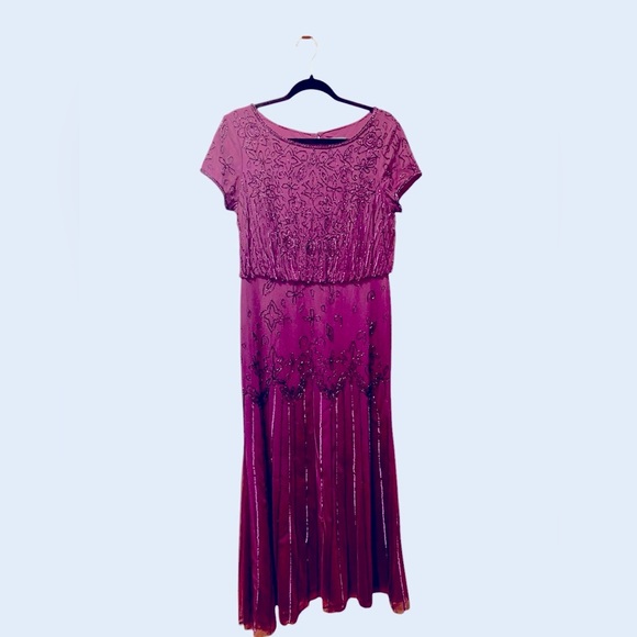 Adrianna Papell Beaded Burgundy Short-Sleeve Gown – Size 10 Petite - Picture 2 of 6